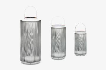 Záhradný lampáš Mrs. Solar Fay teak biela S