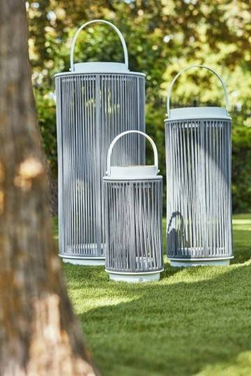 Záhradný lampáš Mrs. Solar Fay teak biela Xl